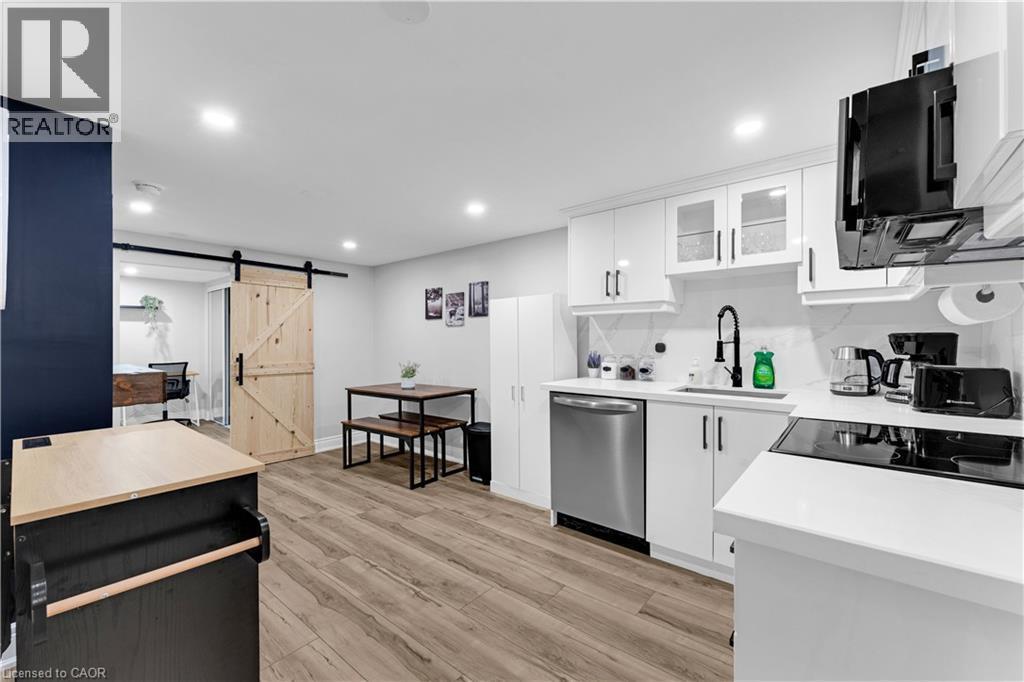 2258 Manchester Drive, Burlington, ON