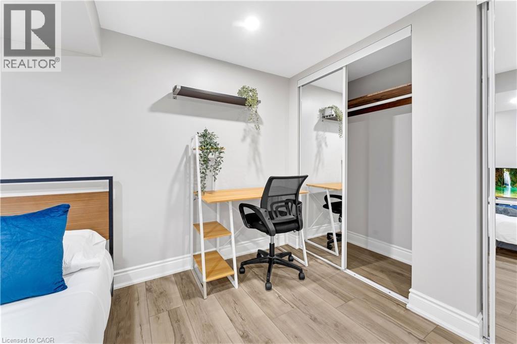 2258 Manchester Drive, Burlington, ON