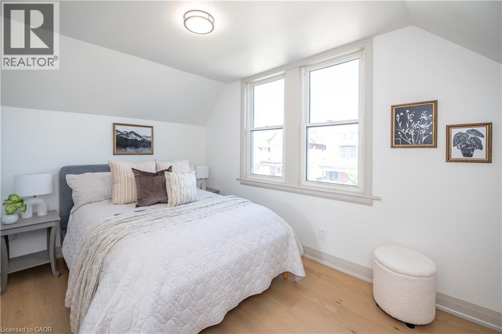 213 Rosslyn Avenue N, Hamilton, ON
