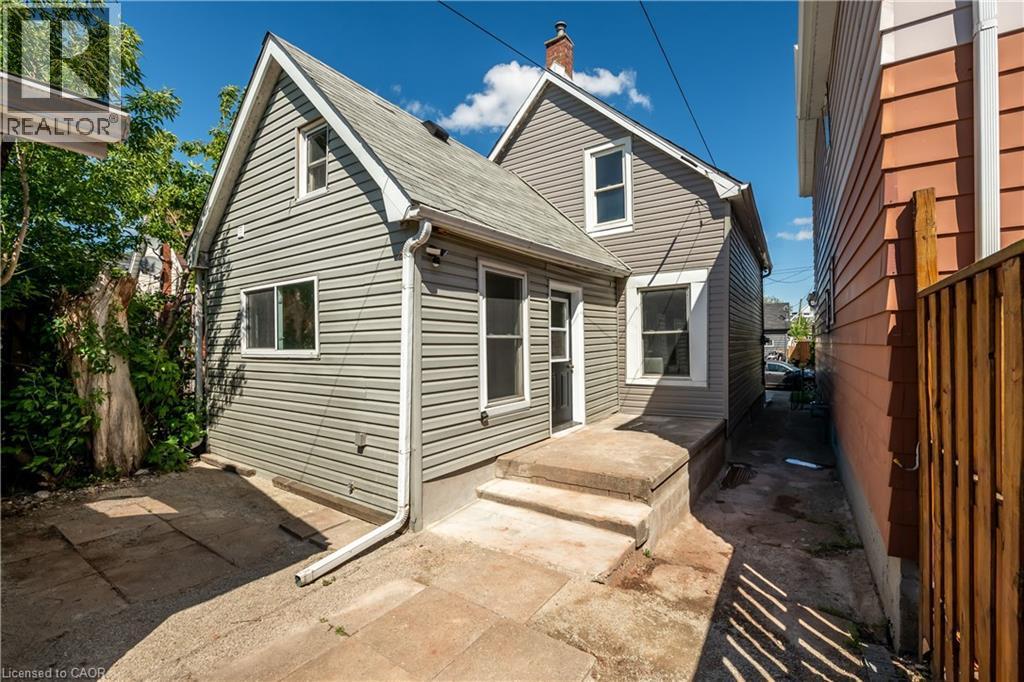 213 Rosslyn Avenue N, Hamilton, ON