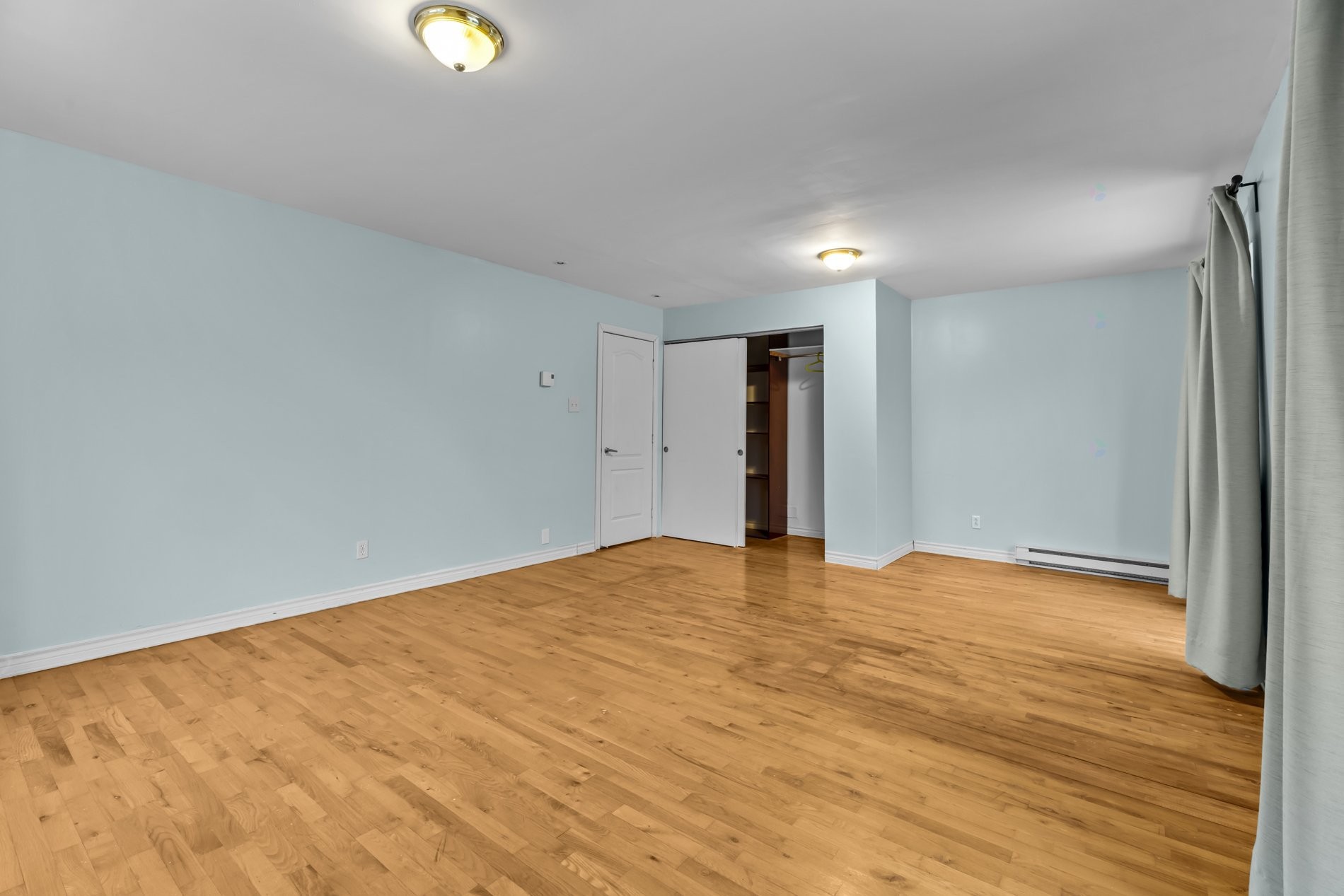 Chambre à coucher principale - 5450 Av. Plamondon, Montréal (Côte-Des-Neiges/Notre-Dame-De-Grâce), QC