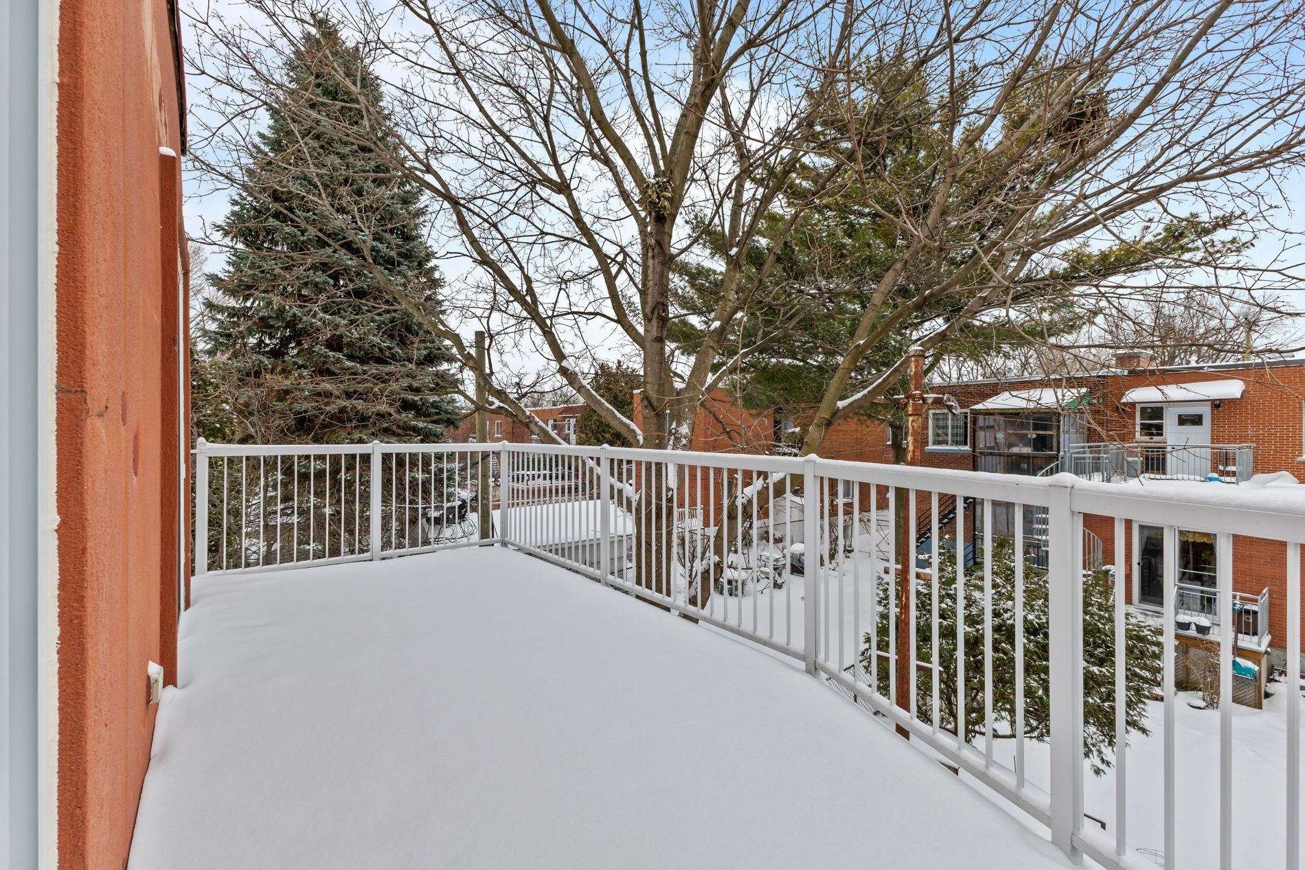 Balcon - 5450 Av. Plamondon, Montréal (Côte-Des-Neiges/Notre-Dame-De-Grâce), QC