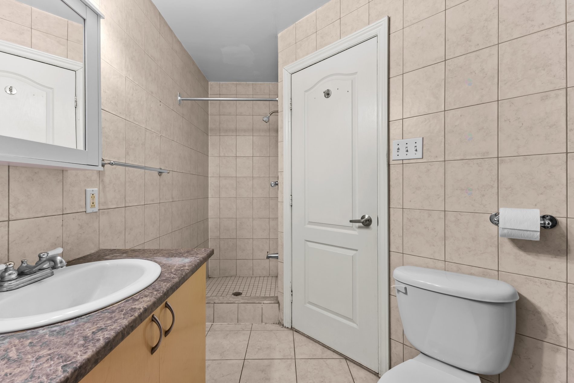 Salle d'eau - 5450 Av. Plamondon, Montréal (Côte-Des-Neiges/Notre-Dame-De-Grâce), QC