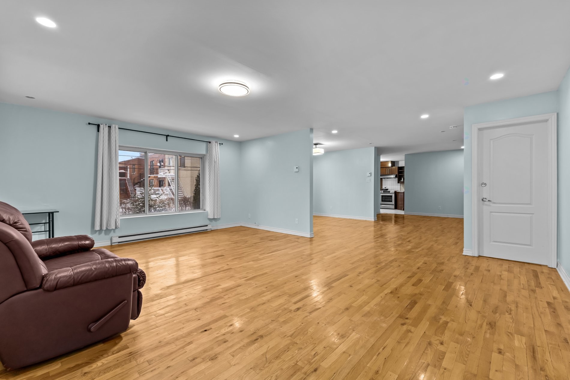 Salon - 5450 Av. Plamondon, Montréal (Côte-Des-Neiges/Notre-Dame-De-Grâce), QC