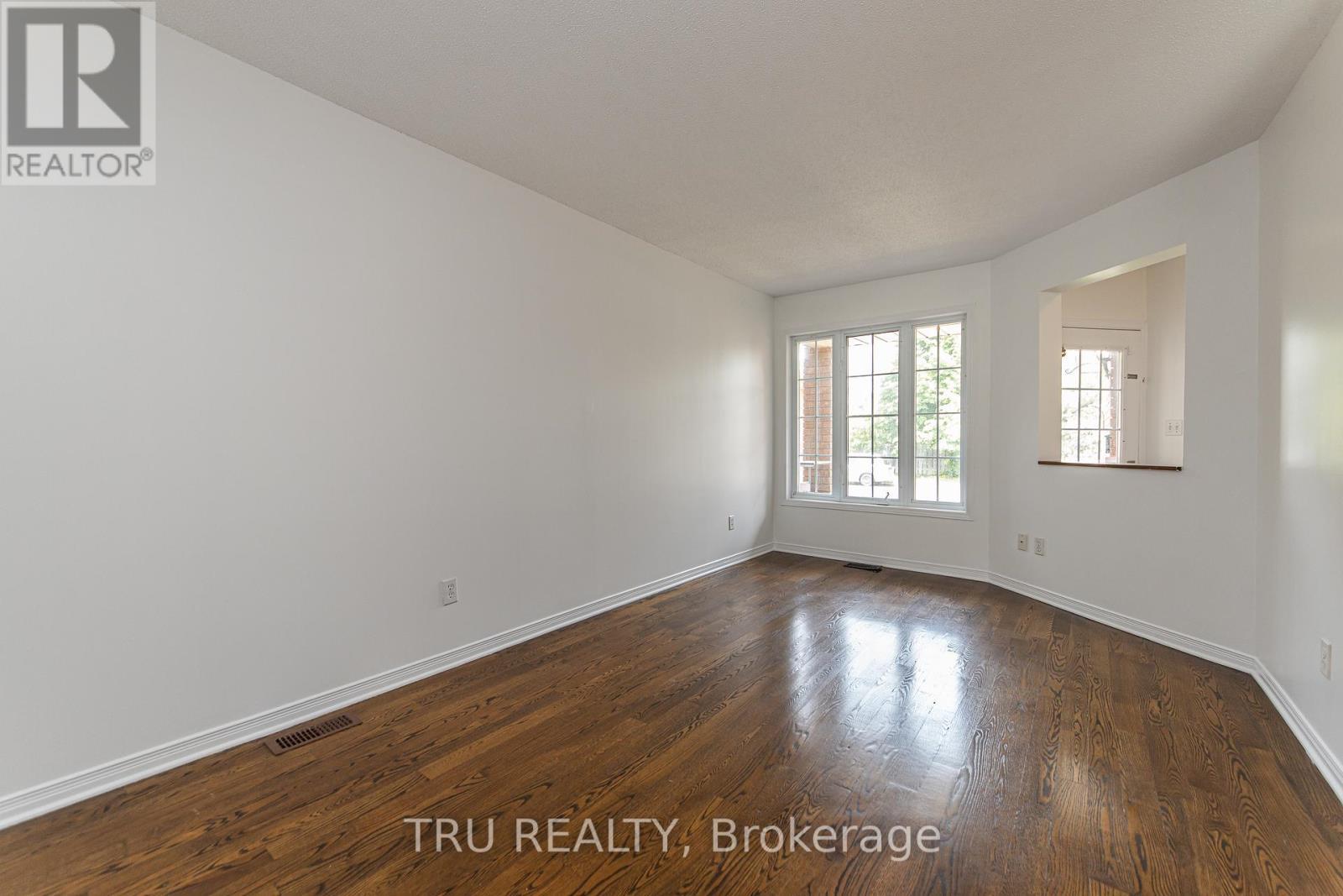135 Margrave Avenue, Ottawa, ON