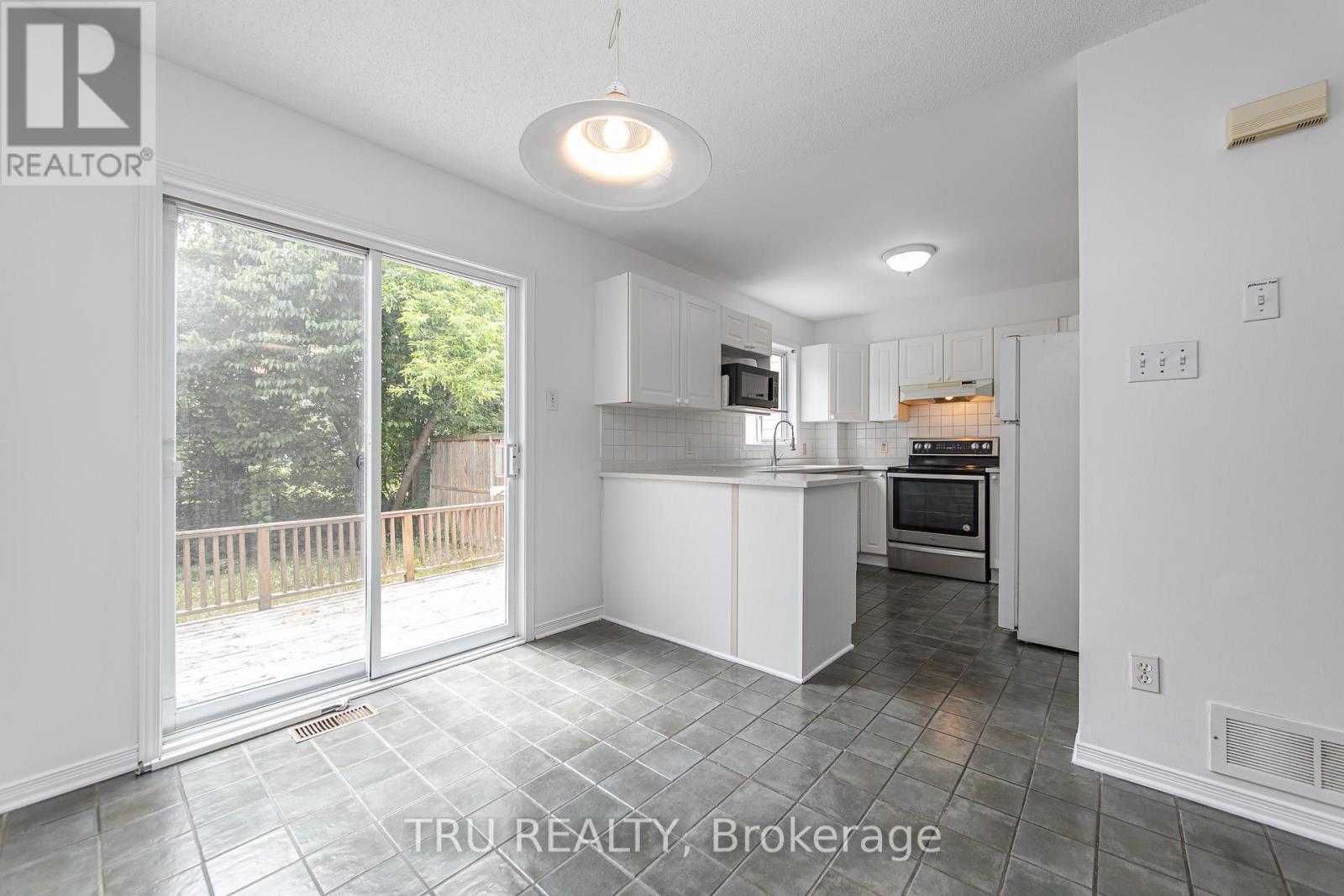 135 Margrave Avenue, Ottawa, ON