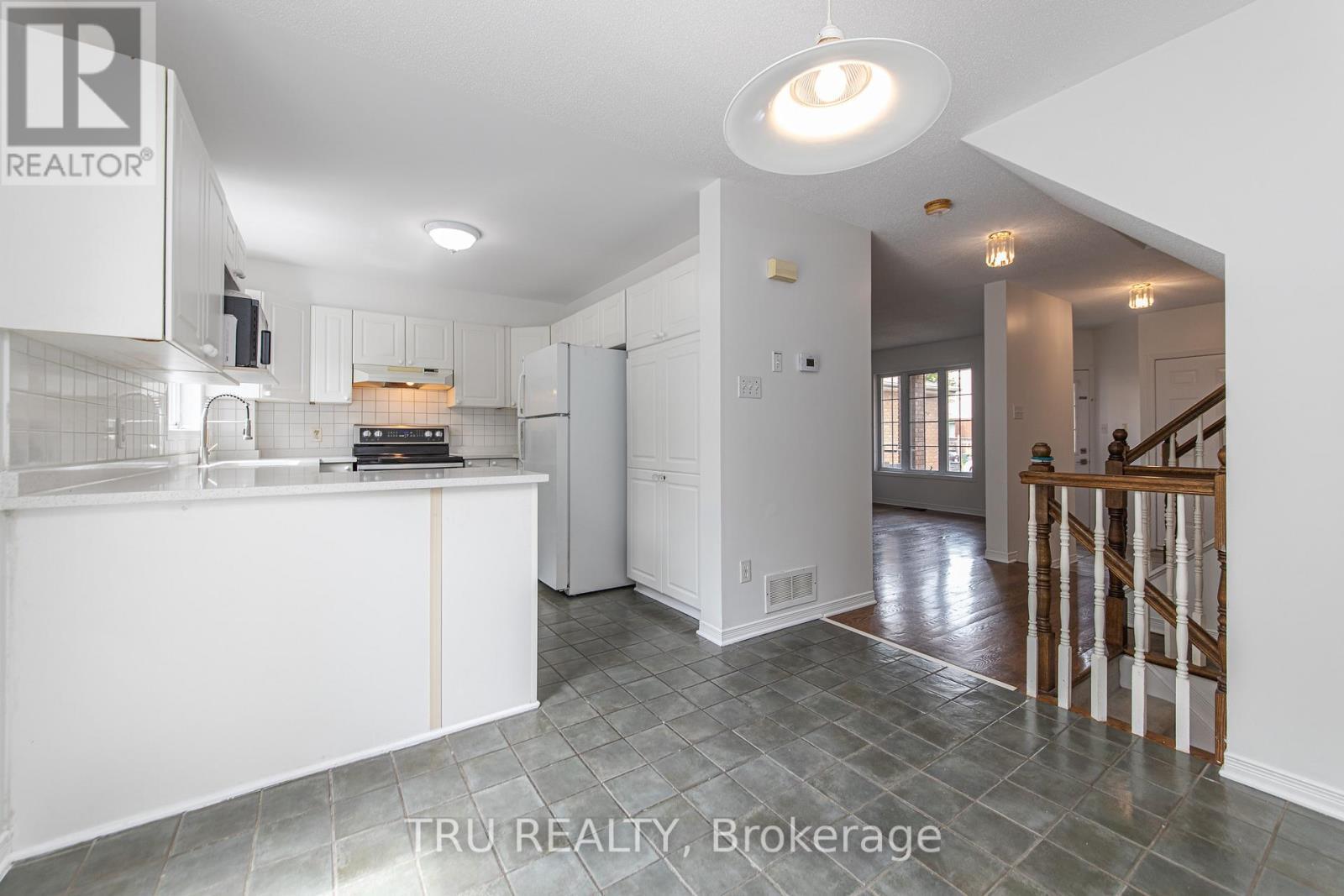 135 Margrave Avenue, Ottawa, ON