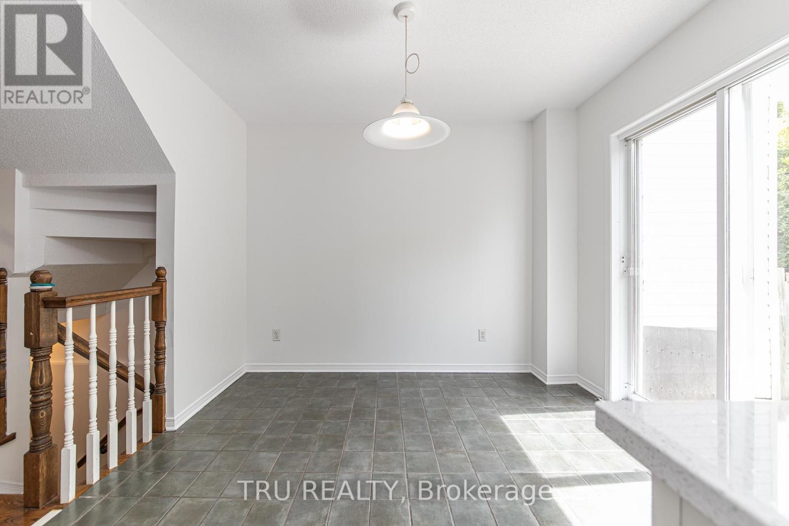 135 Margrave Avenue, Ottawa, ON