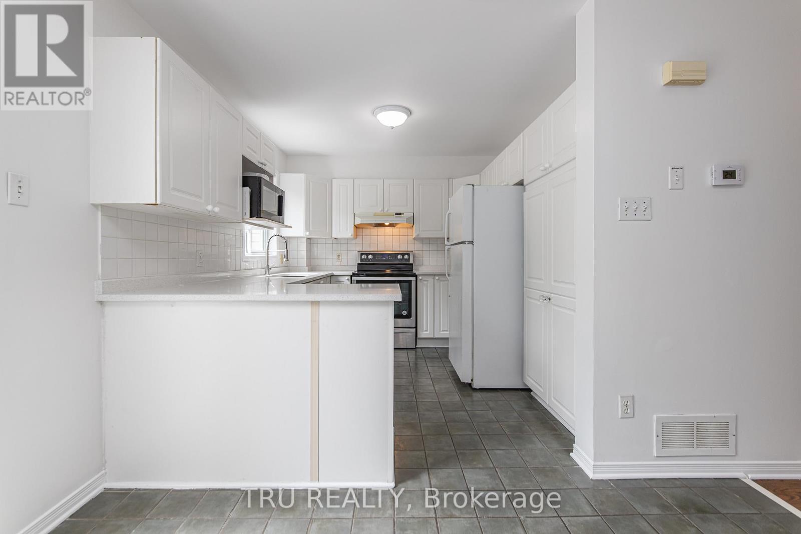 135 Margrave Avenue, Ottawa, ON