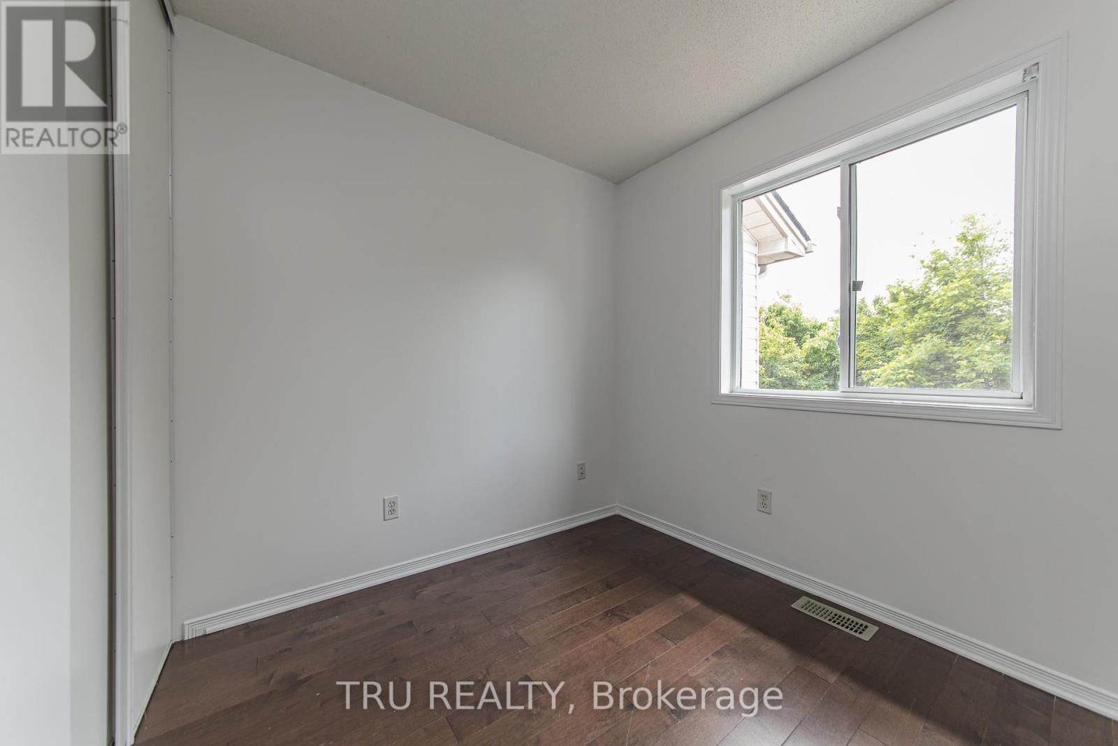 Bedroom 3 - 135 Margrave Avenue, Ottawa, ON