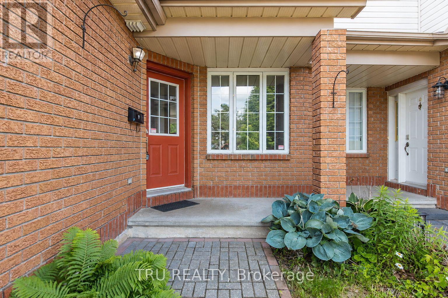 135 Margrave Avenue, Ottawa, ON