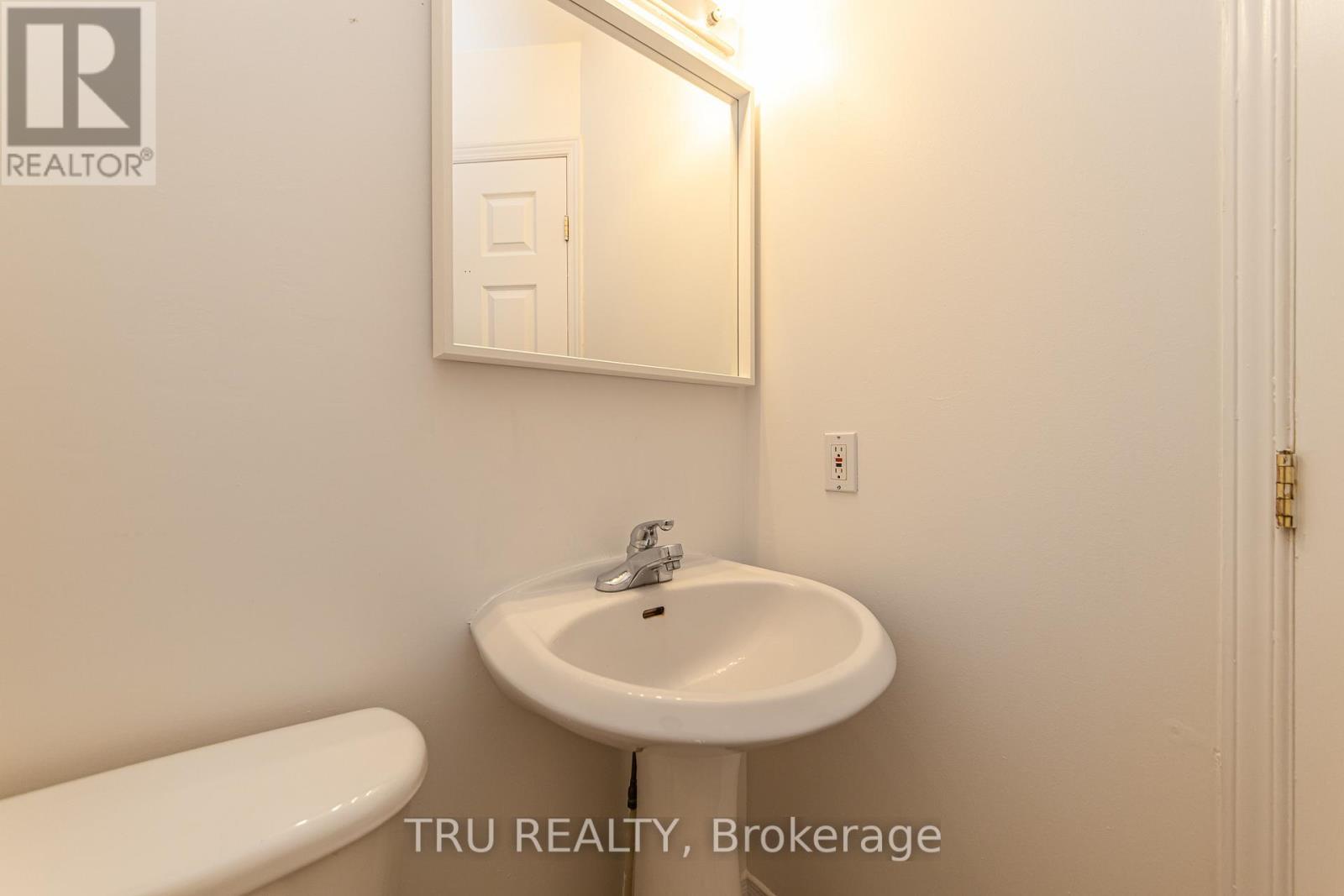 135 Margrave Avenue, Ottawa, ON
