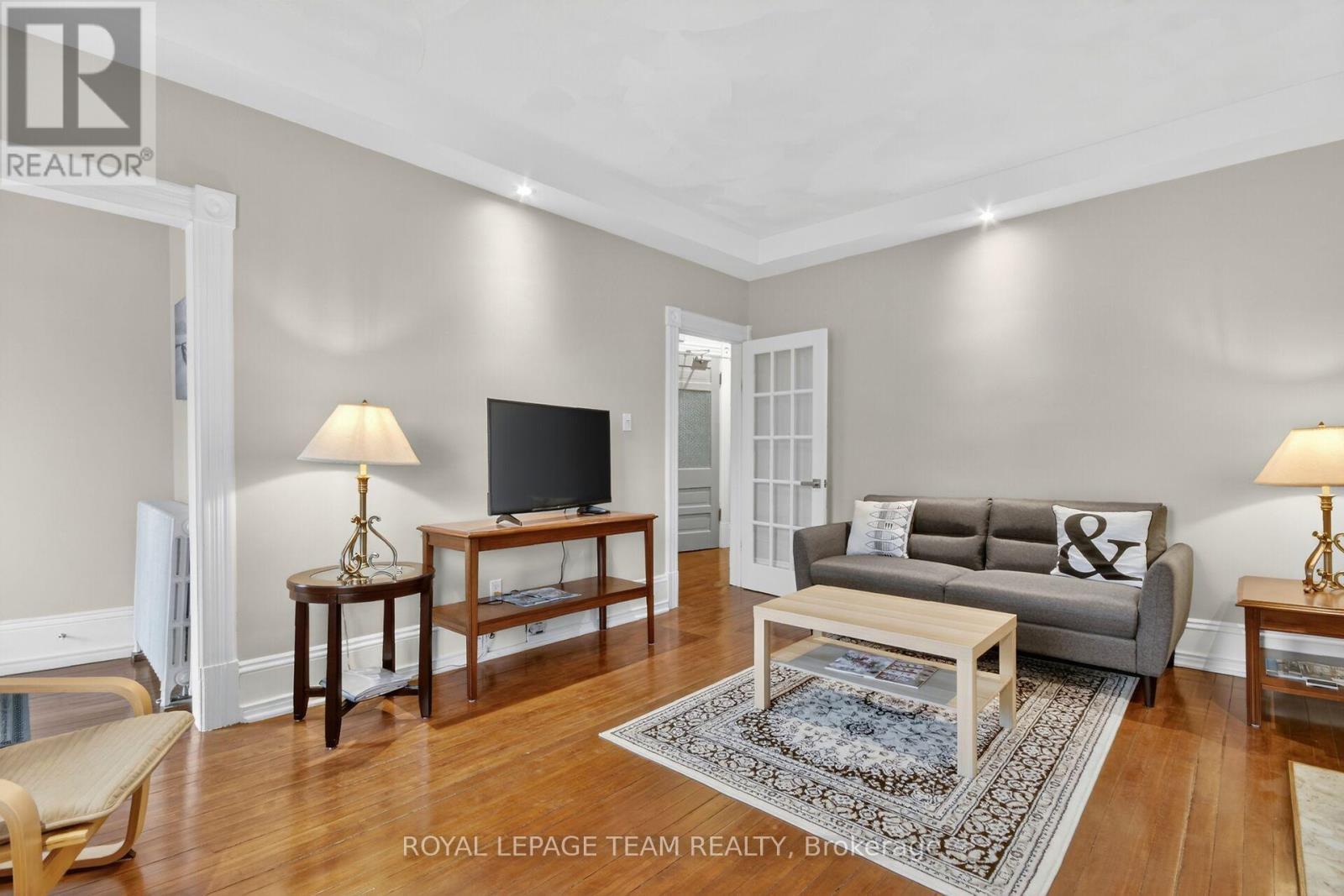 64 Delaware Avenue S, Ottawa, ON