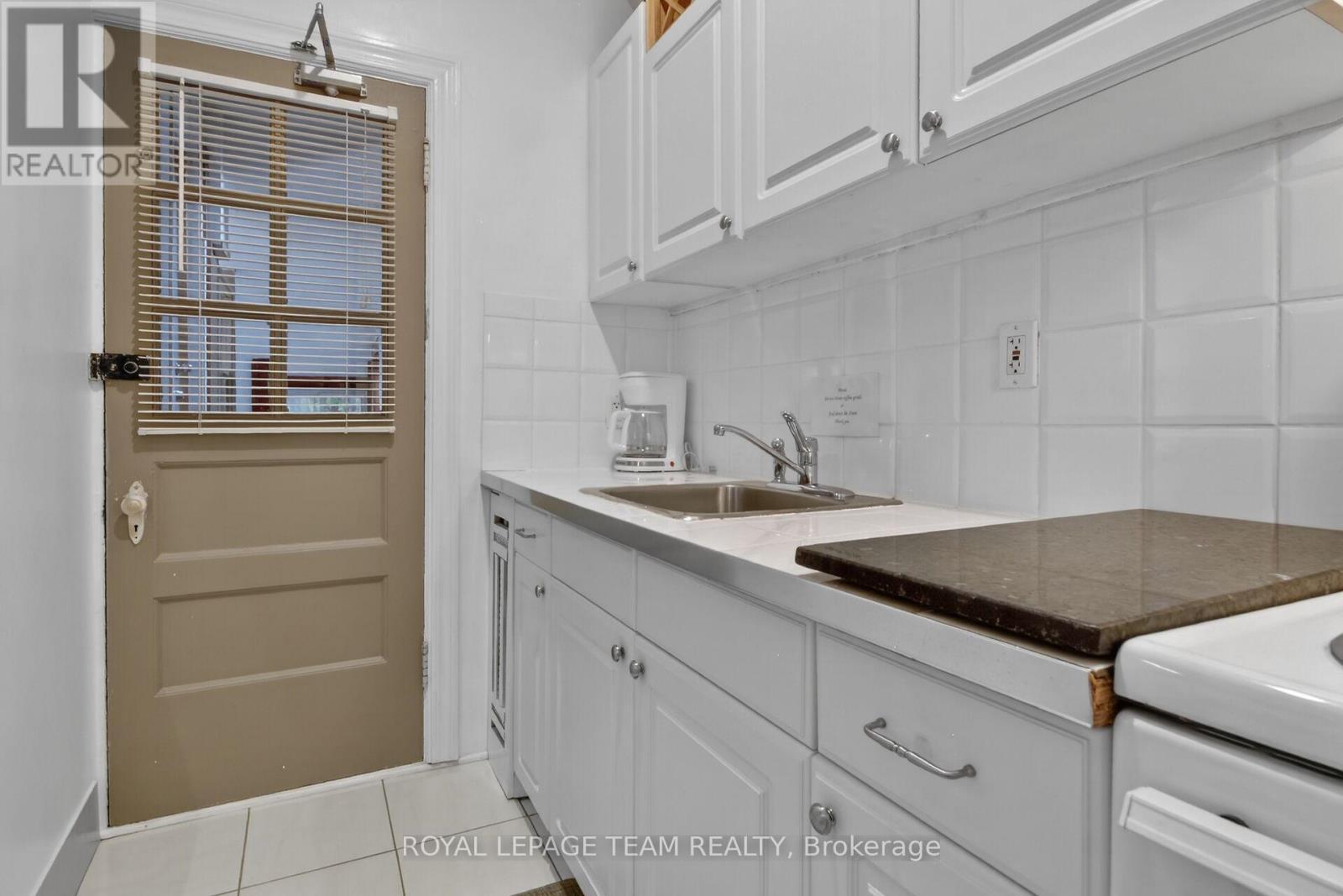 64 Delaware Avenue S, Ottawa, ON