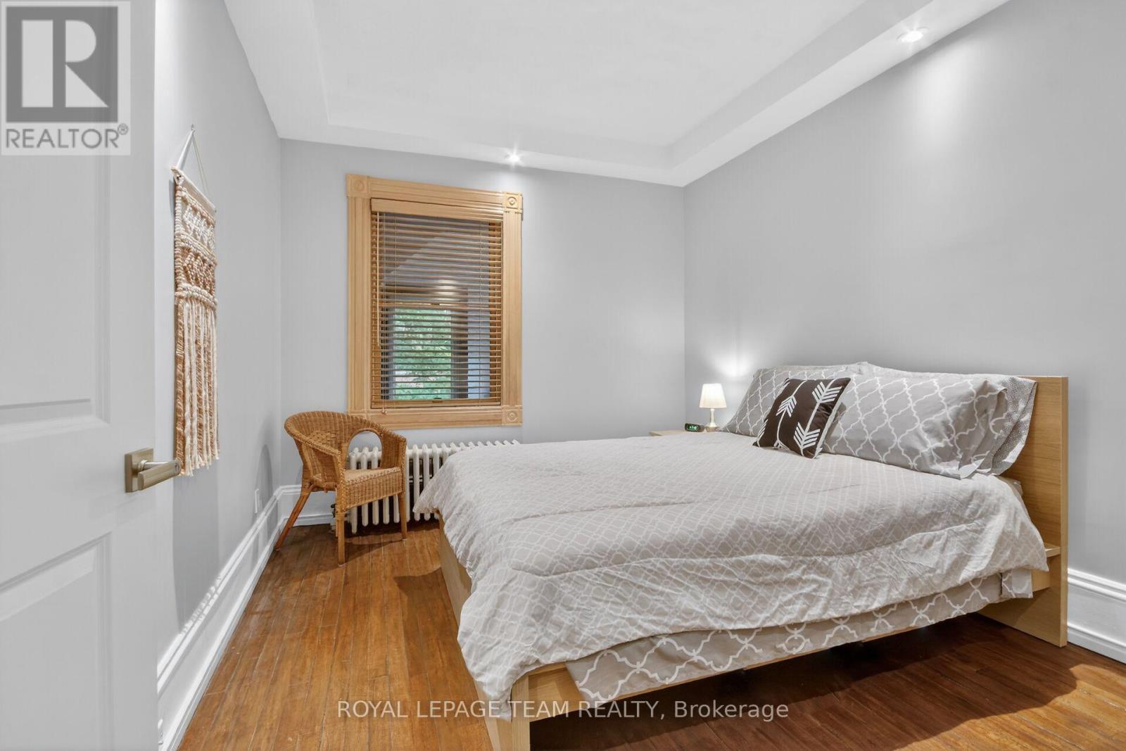 64 Delaware Avenue S, Ottawa, ON
