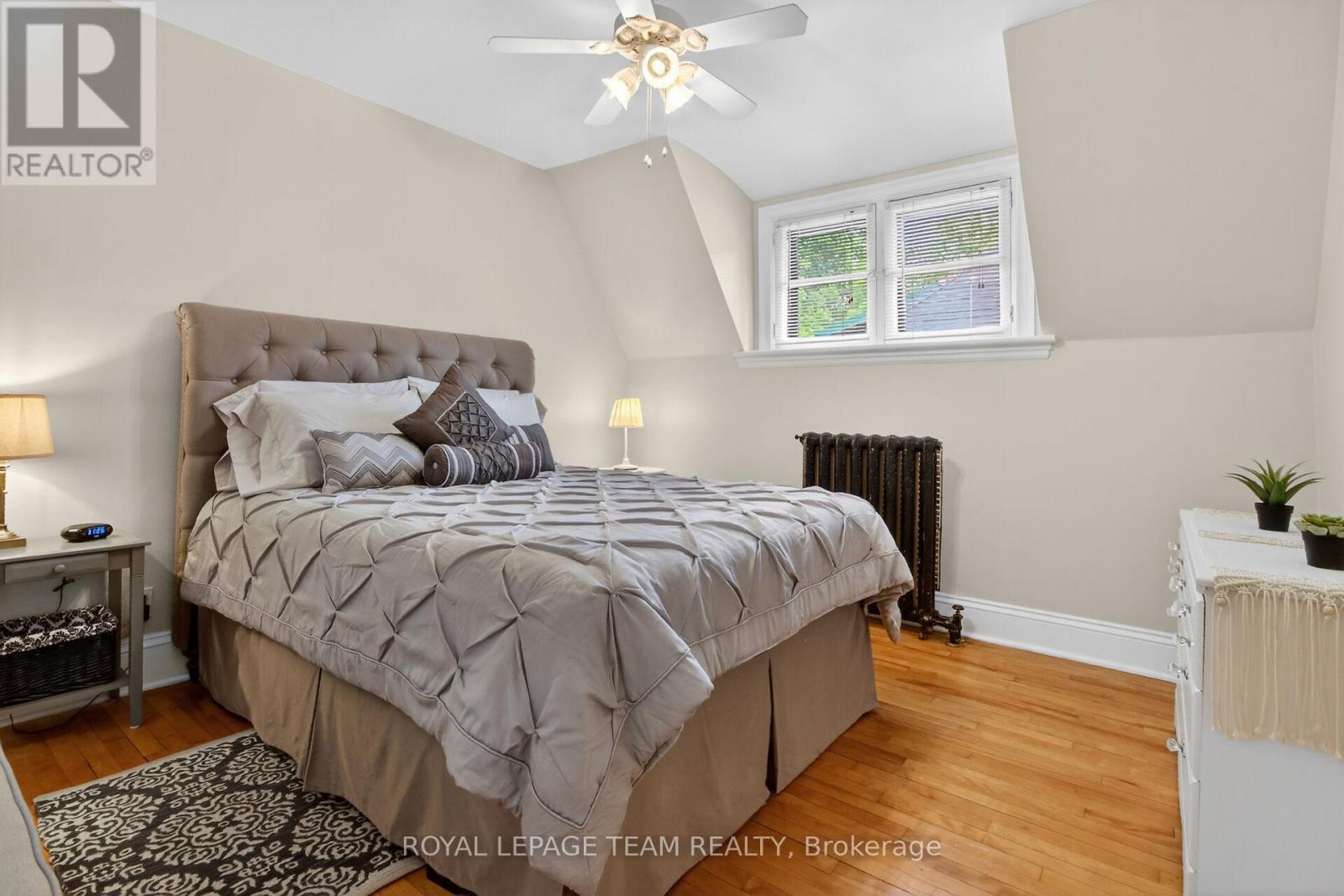 64 Delaware Avenue S, Ottawa, ON