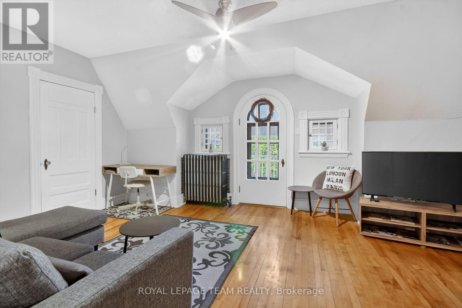 64 Delaware Avenue S, Ottawa, ON