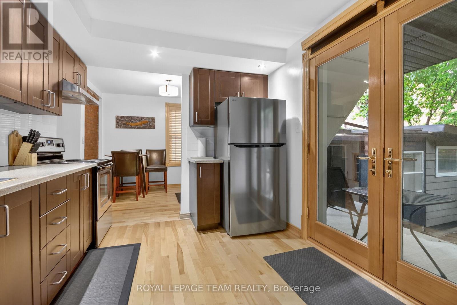 with convenient access to rear yard - 64 Delaware Avenue S, Ottawa, ON