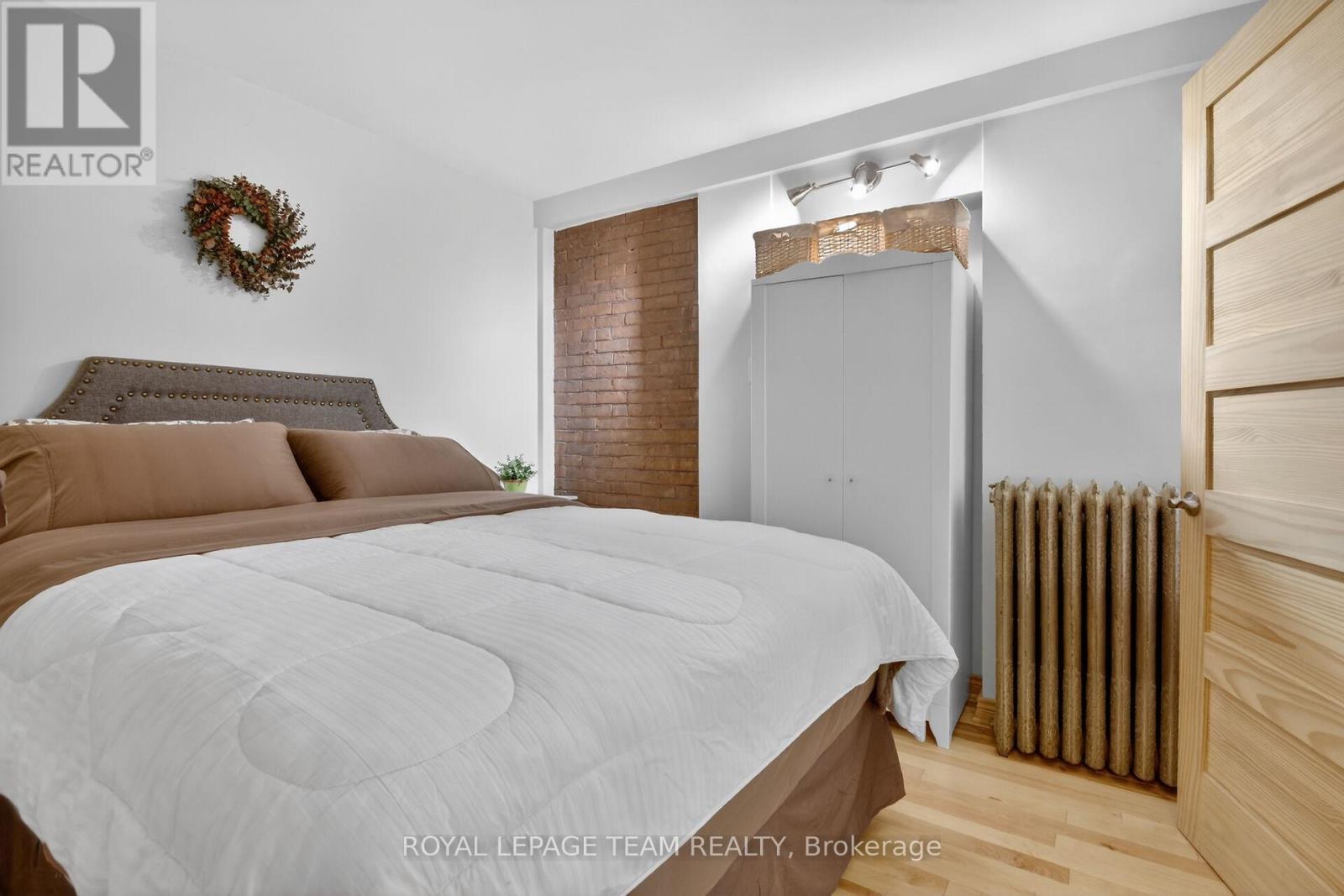 Exposed brick; loads of charm - 64 Delaware Avenue S, Ottawa, ON