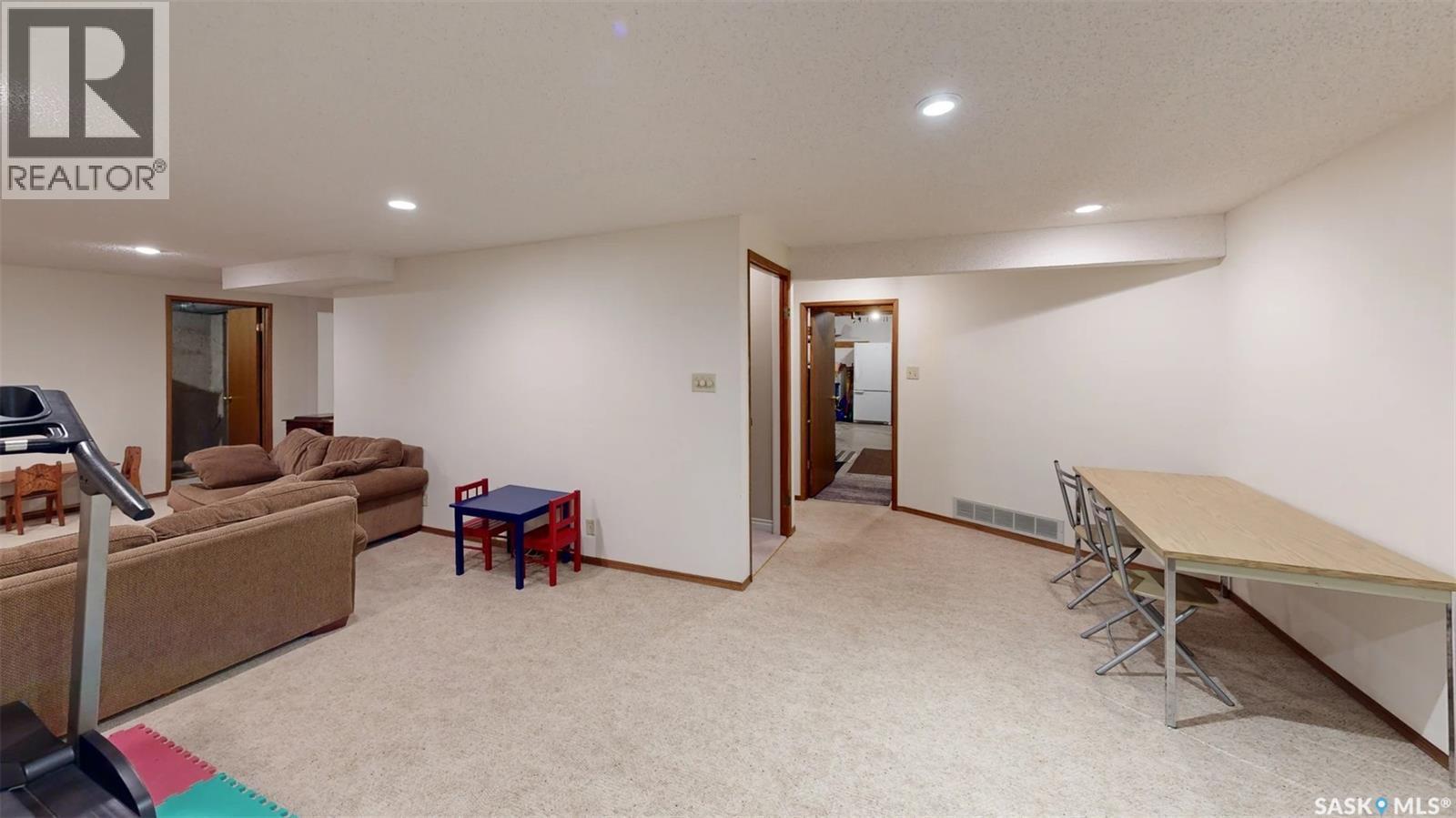 2118 Elderkin Drive E, Regina, SK
