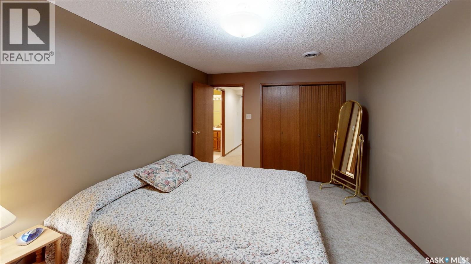 2118 Elderkin Drive E, Regina, SK