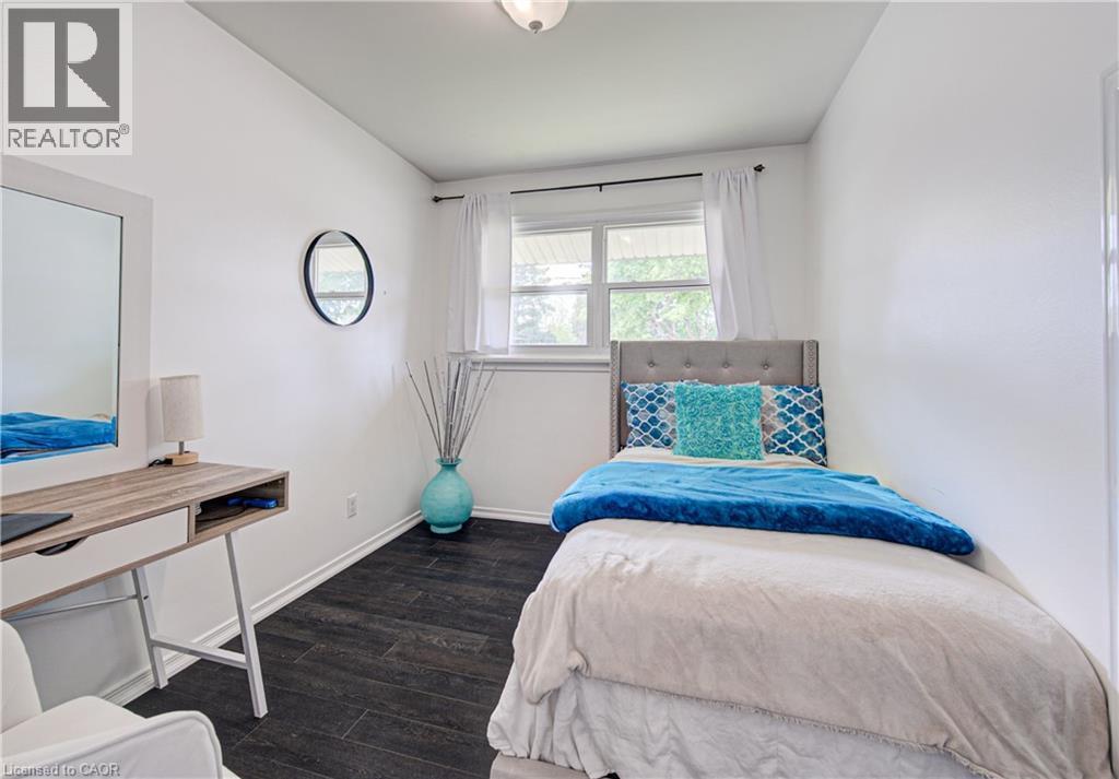 152 Clark Avenue, Kitchener, ON - Indoor Photo Showing Bedroom