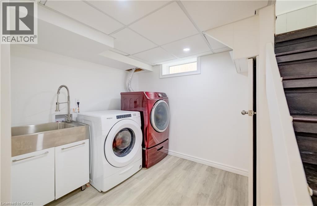 152 Clark Avenue, Kitchener, ON - Indoor Photo Showing Laundry Room