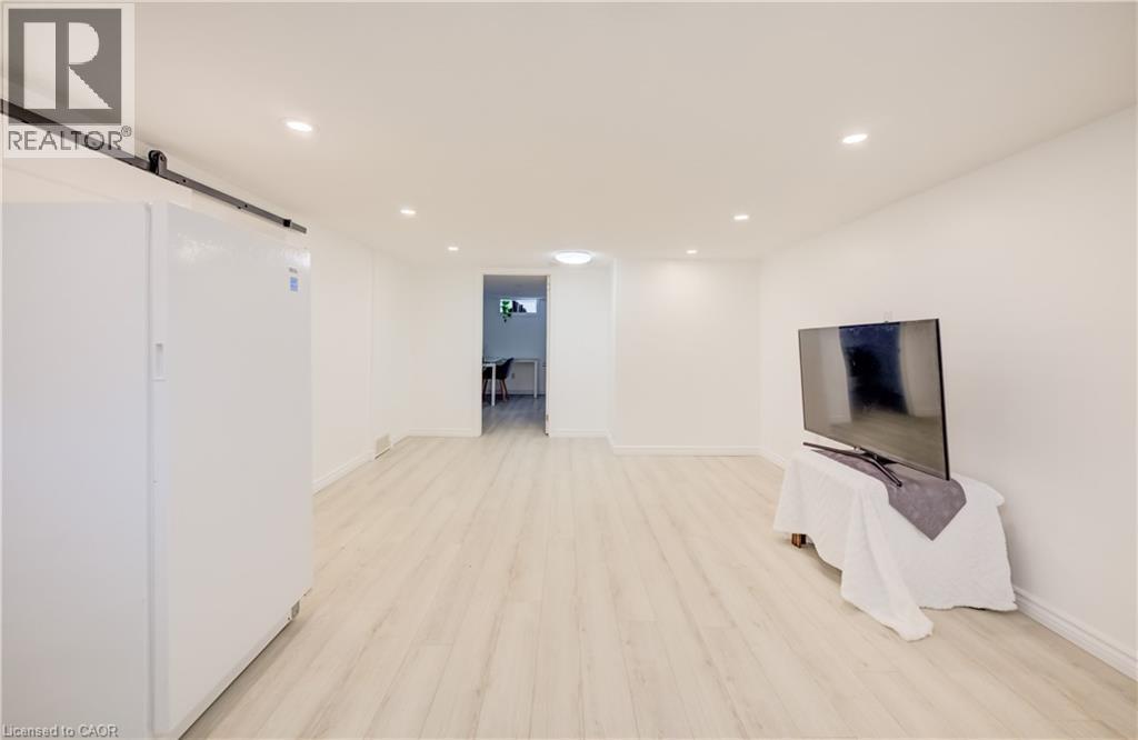 152 Clark Avenue, Kitchener, ON - Indoor Photo Showing Other Room