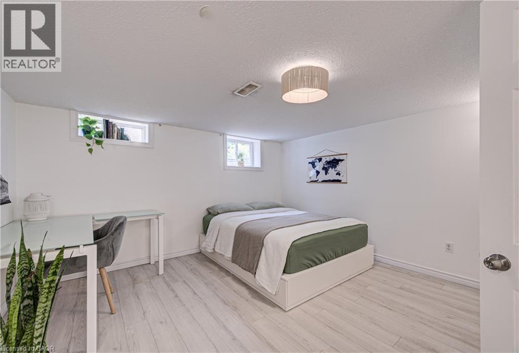 152 Clark Avenue, Kitchener, ON - Indoor Photo Showing Bedroom