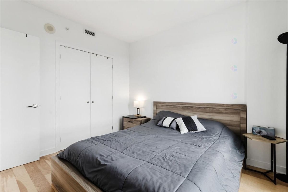 Chambre à coucher principale - 1640-10050 Place De L'Acadie, Montréal (Ahuntsic-Cartierville), QC - Indoor Photo Showing Bedroom