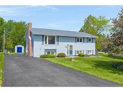 24 Yandall DR Quispamsis, NB E2E 1T8