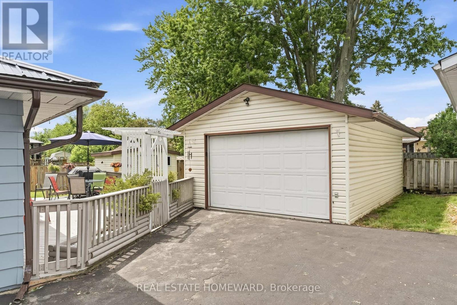 10 Cory Crescent, Quinte West, ON