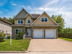 5 Brentwood Drive Bedford, NS B4A 3R2