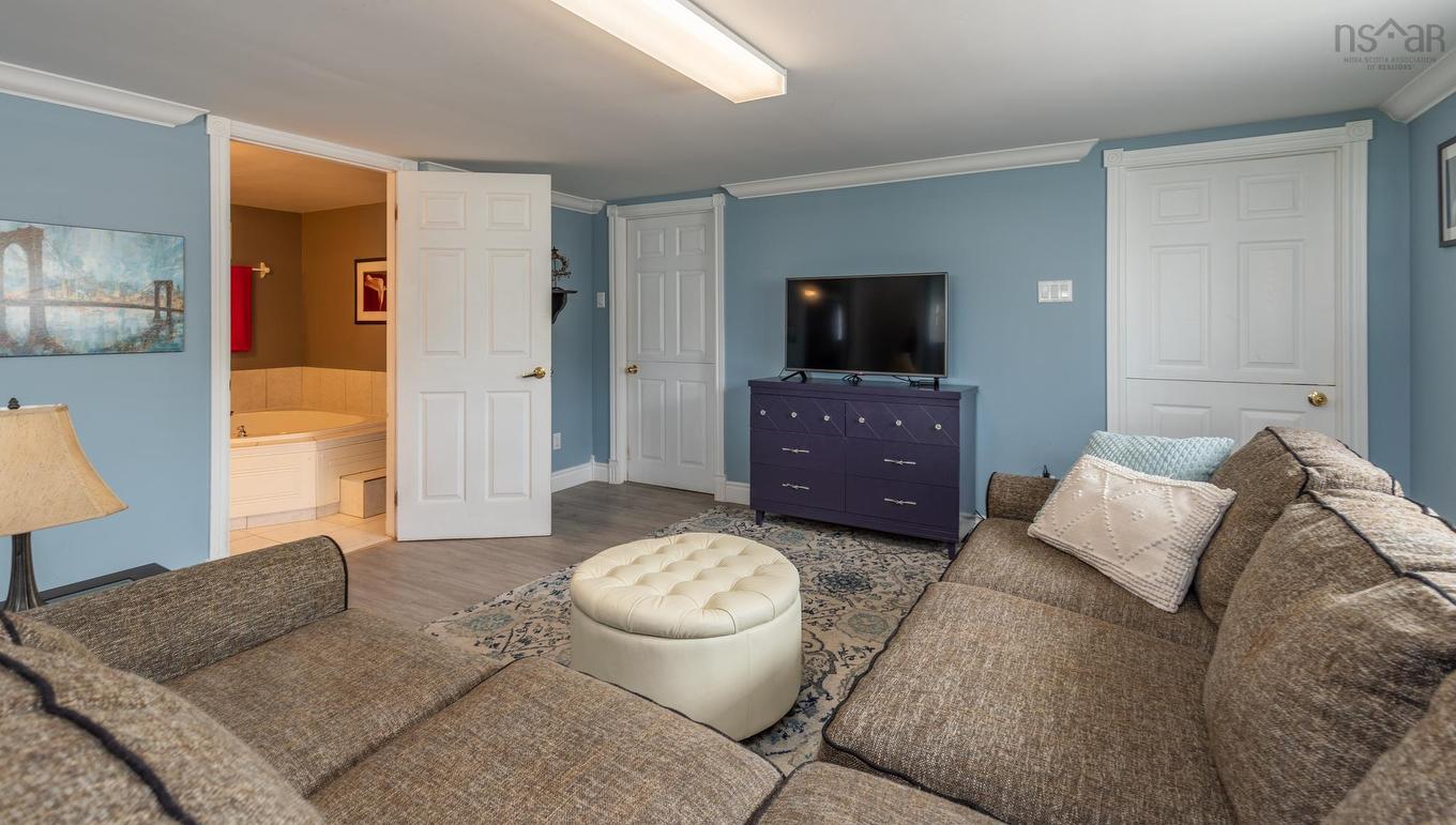 556 Brunswick Street, Yarmouth, NS