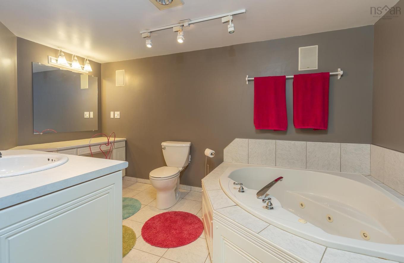 556 Brunswick Street, Yarmouth, NS
