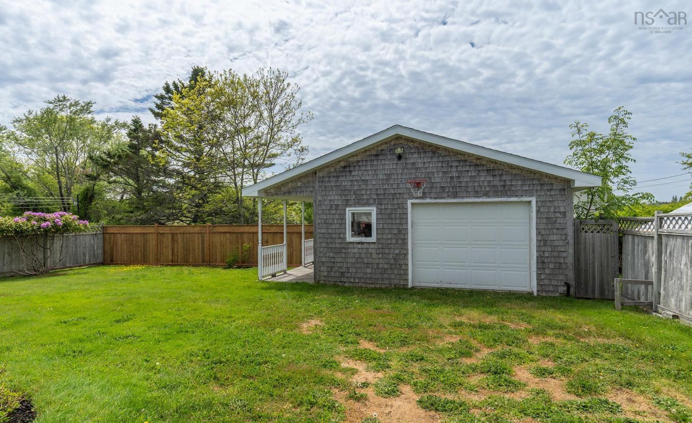 556 Brunswick Street, Yarmouth, NS
