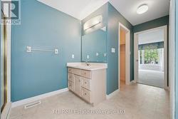 Primary Ensuite and Walk-in Closet - 