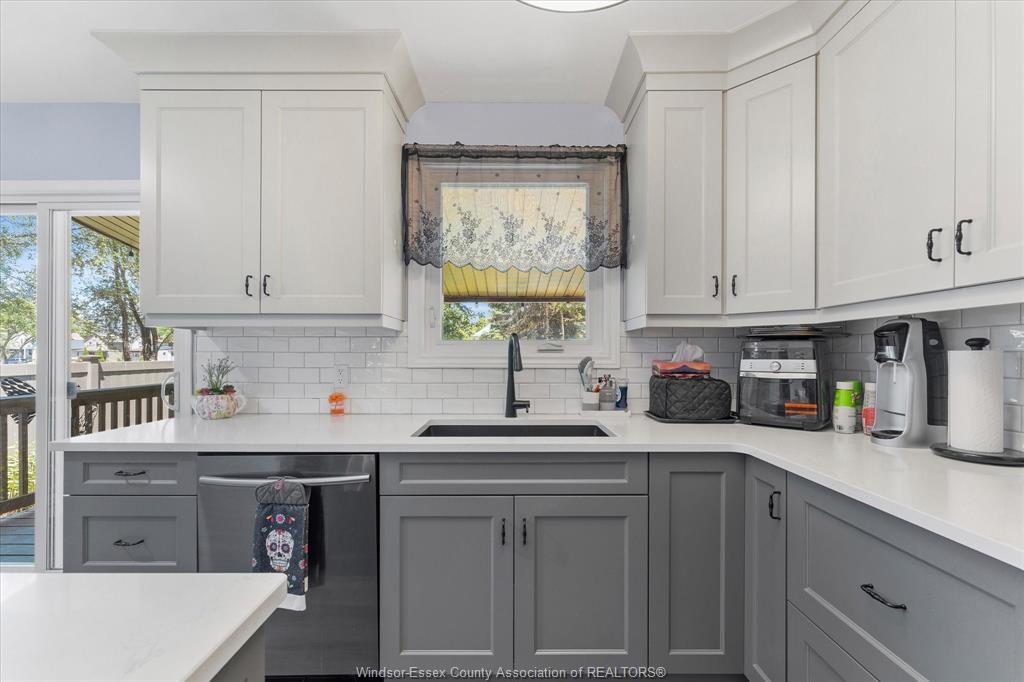 464 Oak, Windsor, ON