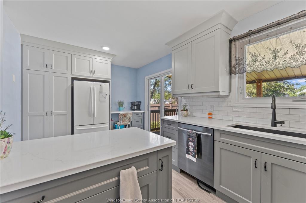 464 Oak, Windsor, ON