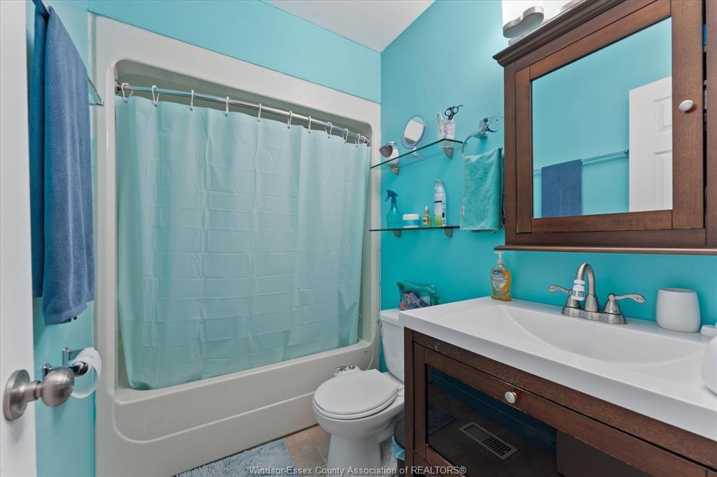 464 Oak, Windsor, ON