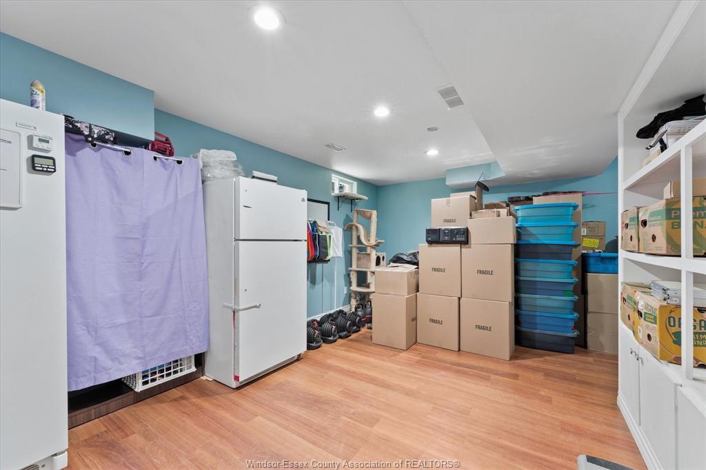 464 Oak, Windsor, ON