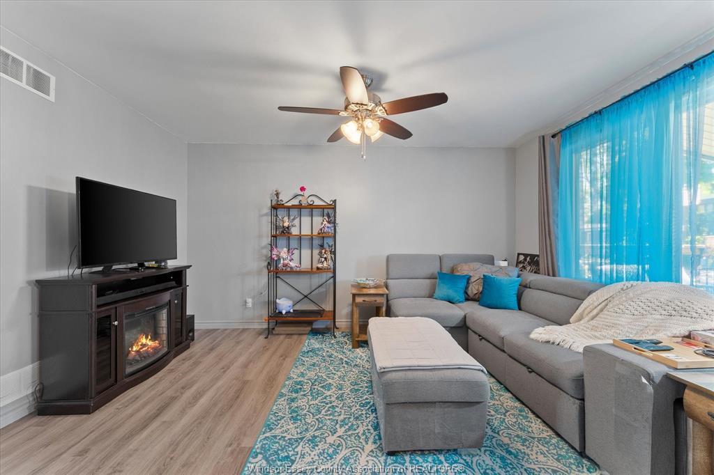 464 Oak, Windsor, ON