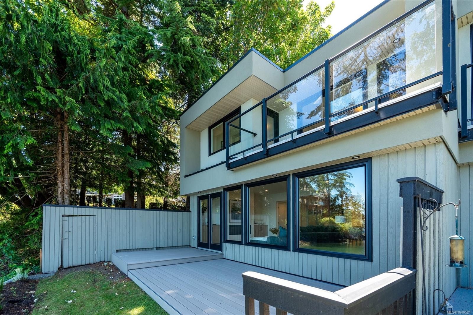 #16-2330 Harbour Rd, Sidney, BC
