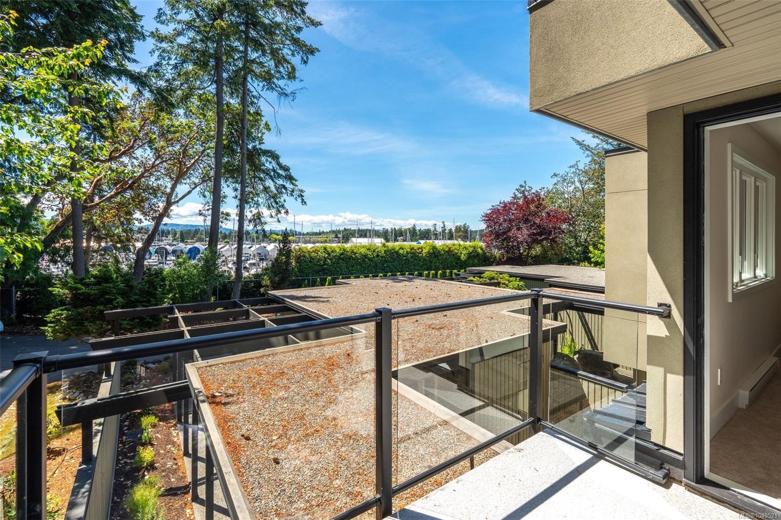 #16-2330 Harbour Rd, Sidney, BC