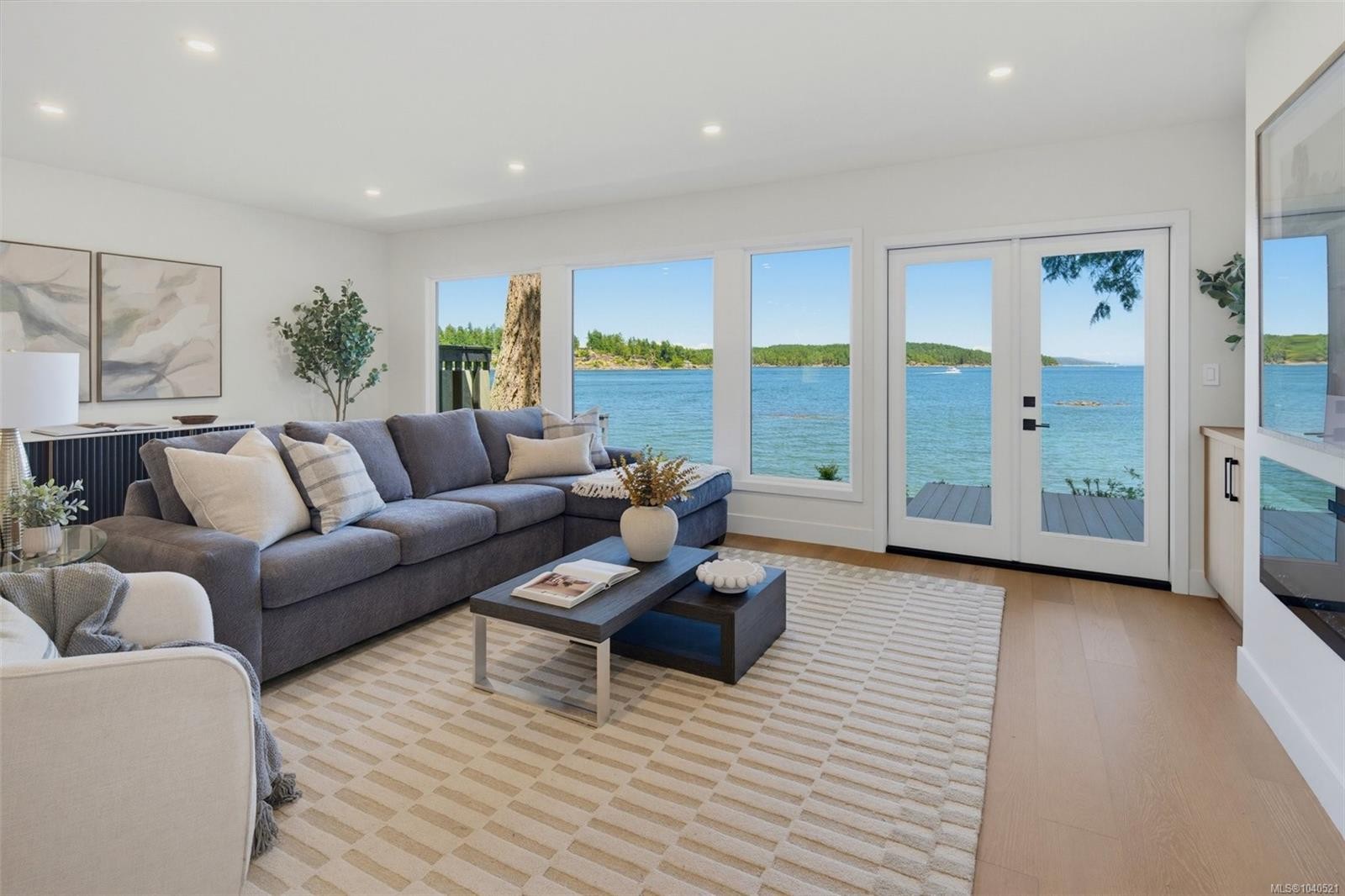 #16-2330 Harbour Rd, Sidney, BC