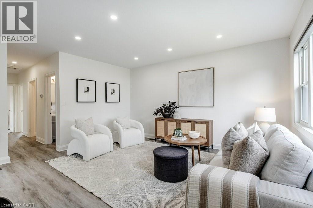 Living room - 202 Erindale Avenue, Hamilton, ON