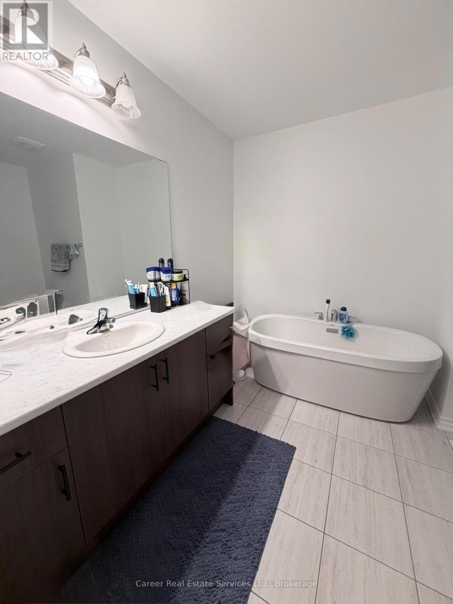 777 Chinook Path, Oshawa (Donevan), ON