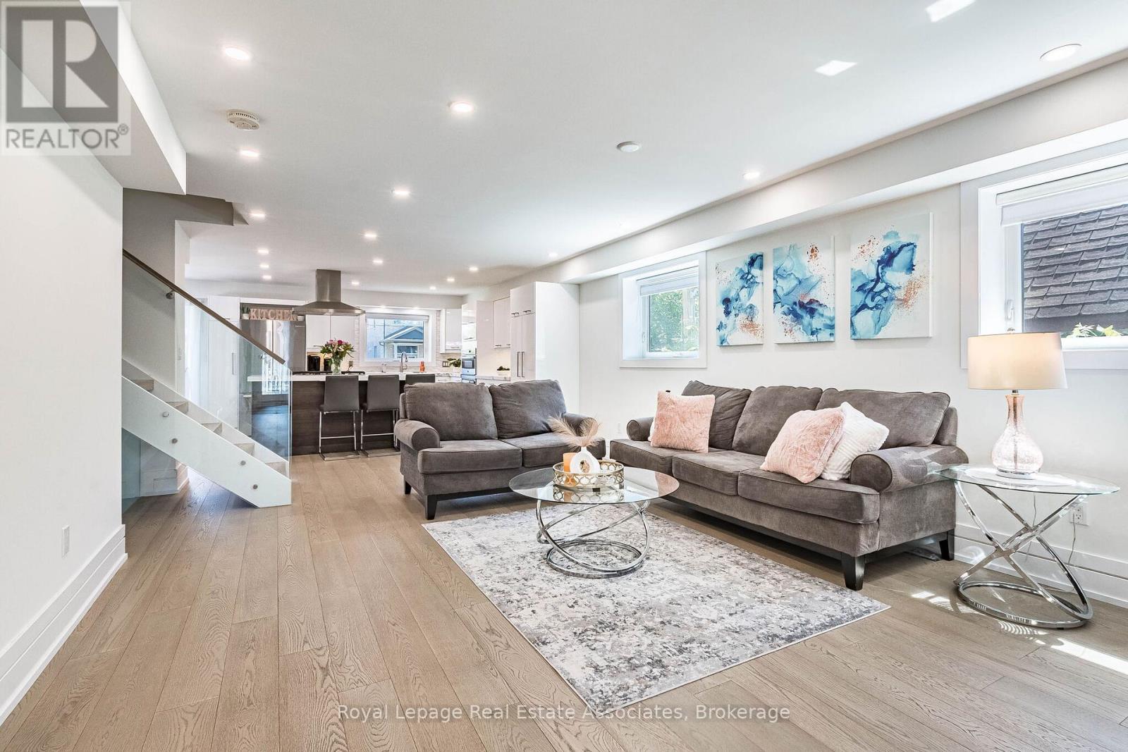 1071 Westmount Avenue, Mississauga, ON