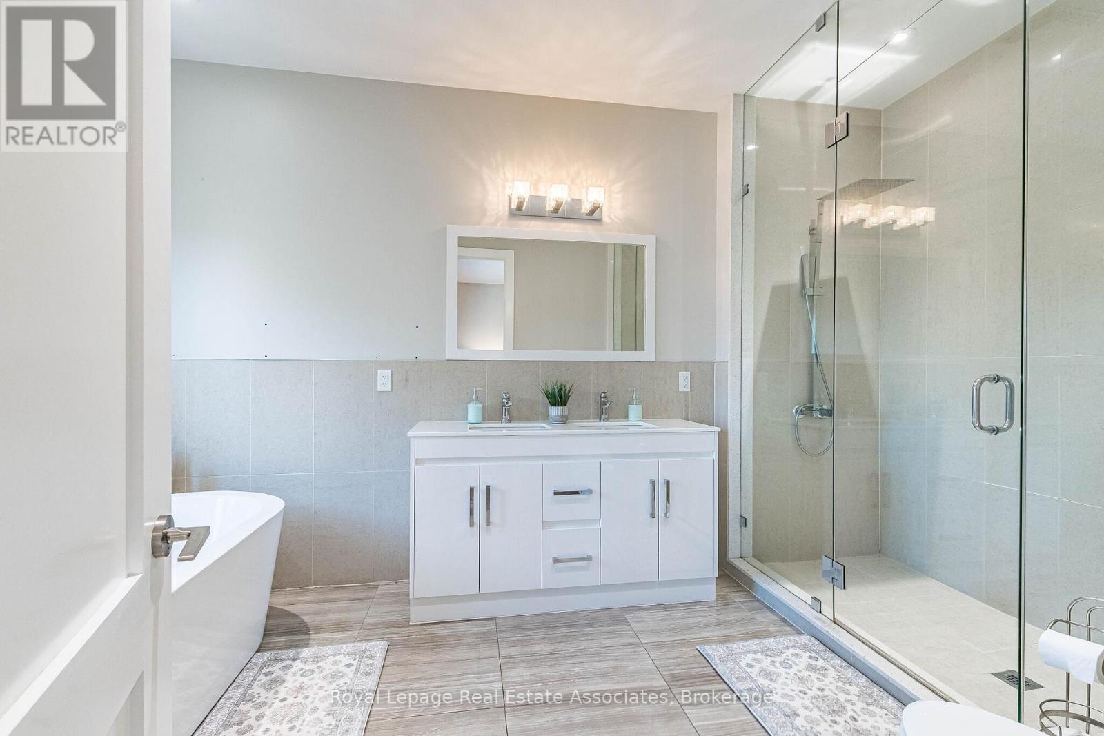 1071 Westmount Avenue, Mississauga, ON