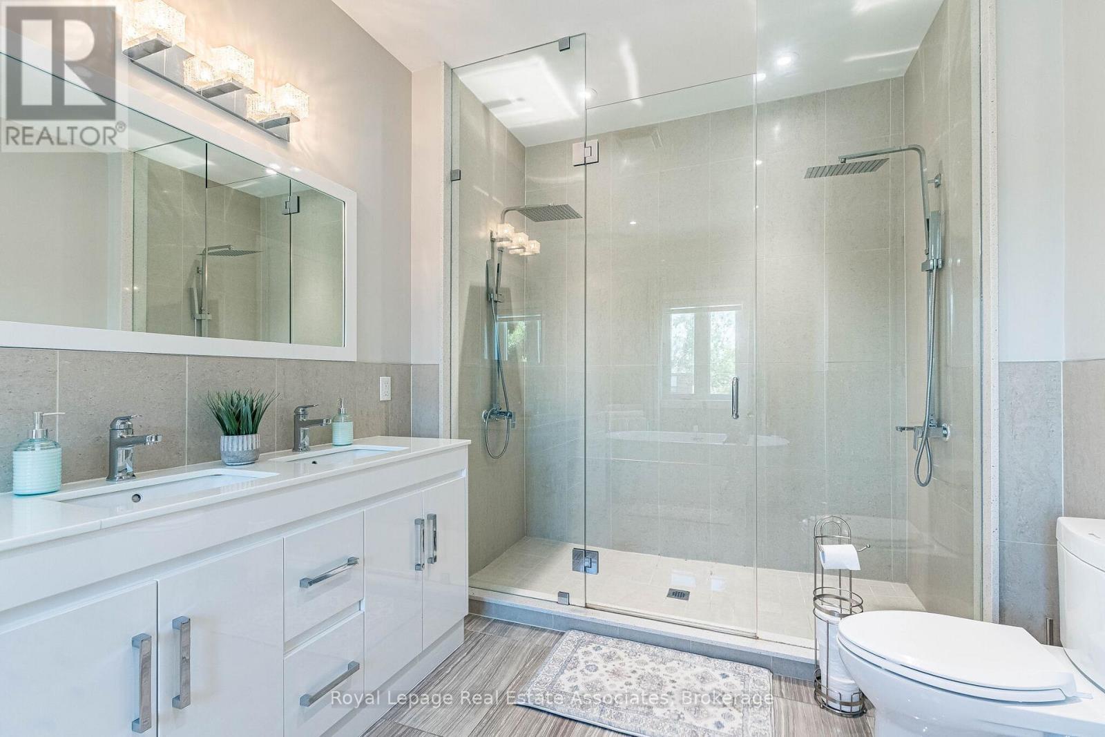 1071 Westmount Avenue, Mississauga, ON